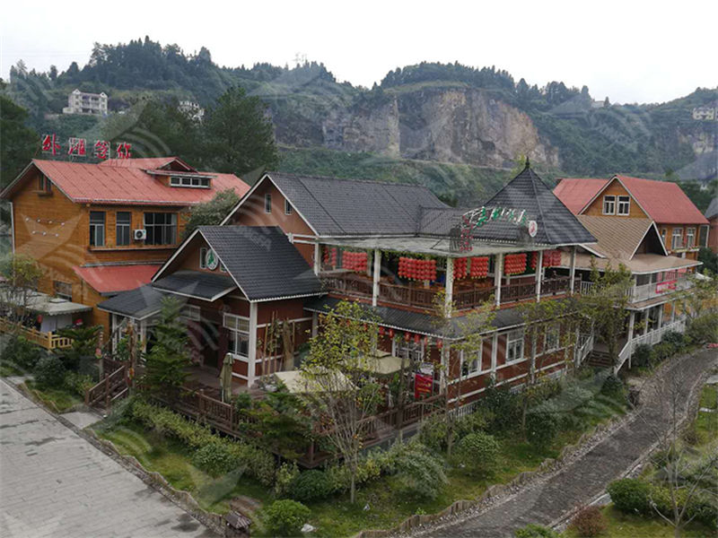 選擇西安合成樹脂瓦，為南方屋頂雨季防水護航